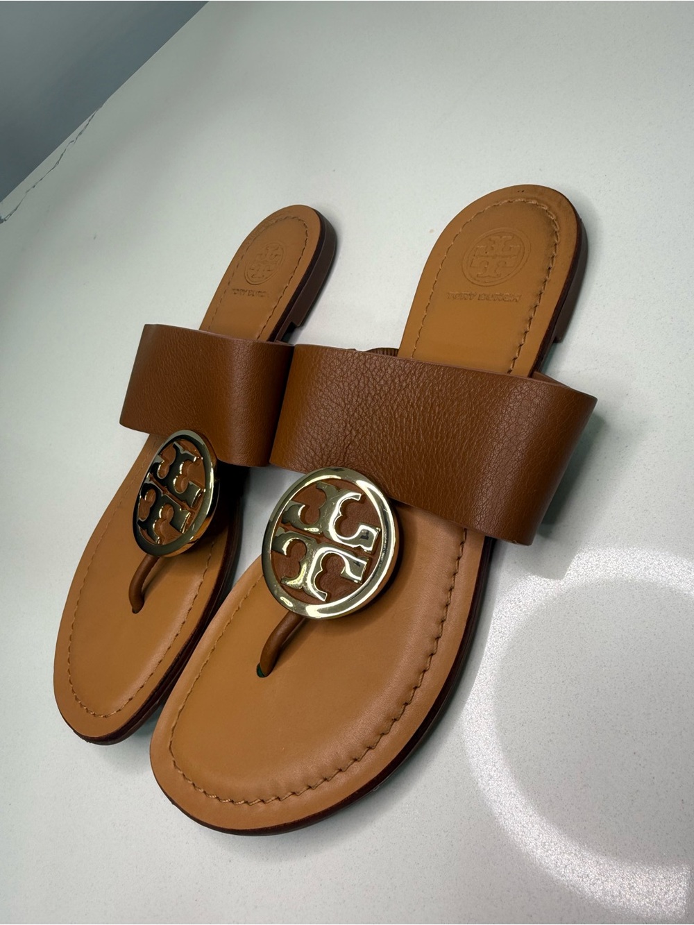 Tory Burch Benton Flat Calf Leather Women’s  Sandals With Gold Logo Size 7